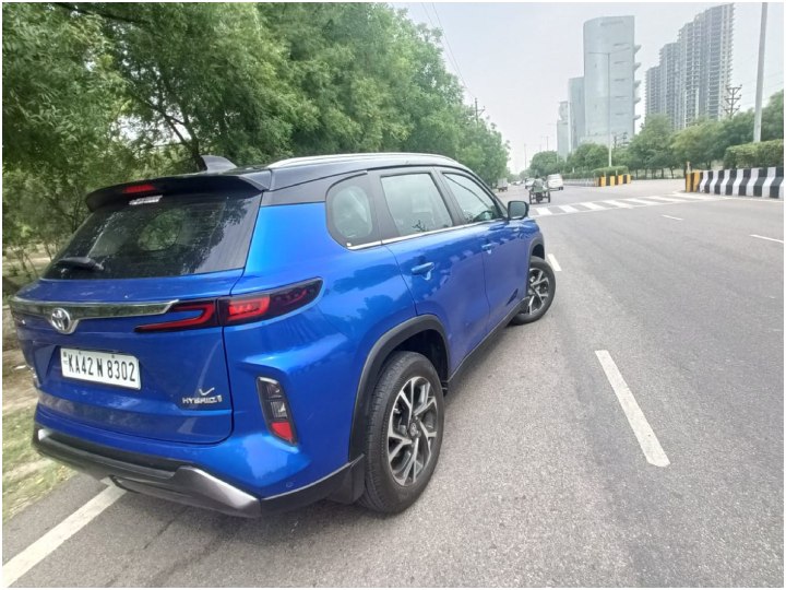 toyota-hyryder-mileage-review:-देखिए-टोयोटा-हाइराइडर-हाइब्रिड-का-लॉन्ग-टर्म-माइलेज-रिव्यू,-क्या-अधिक-कीमत-चुकाना-है-समझदारी?