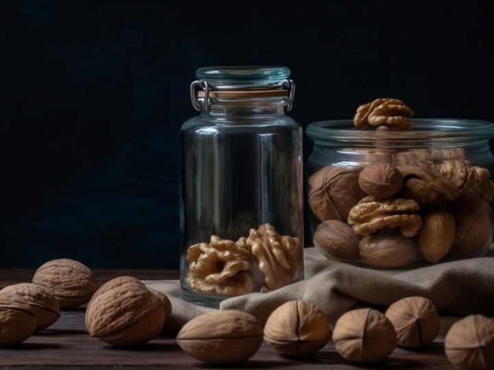 soaked-walnuts:-अखरोट-को-रातभर-के-लिए-पानी-में-भिगो-दें,-फिर-सुबह-खाएं,-इससे-सेहत-को-मिलेंगे-ये-फायदे