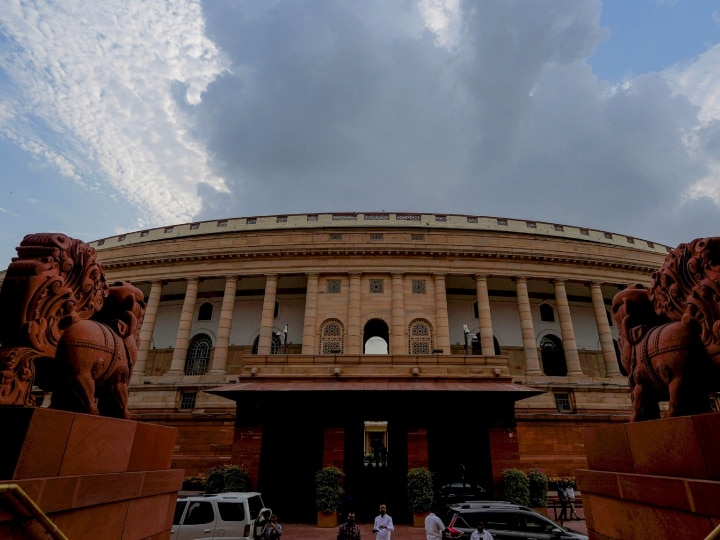 parliament-special-session:-विशेष-सत्र-में-महिला-आरक्षण-विधेयक-लाने-की-उठी-मांग,-प्रह्लाद-जोशी-बोले-सही-समय-पर-लेंगे-फैसला