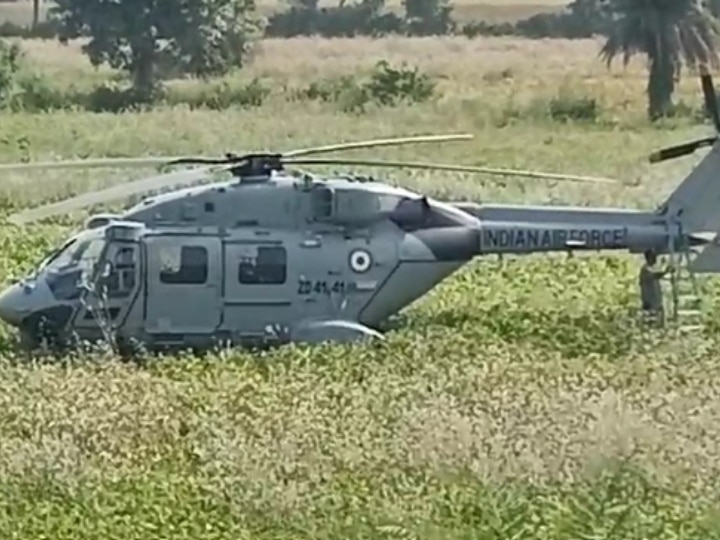 army-helicopter-emergency-landing:-सेना-के-हेलीकॉप्टर-की-भोपाल-के-एक-गांव-में-इमरजेंसी-लैंडिंग,-तकनीकी-खराबी-की-आशंका