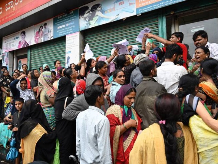 bank-privatization:-सरकारी-बैंकों-का-सुधरने-लगा-हाल,-निजीकरण-पर-नया-प्लान-बना-रही-सरकार,-लगेगा-इनका-नंबर