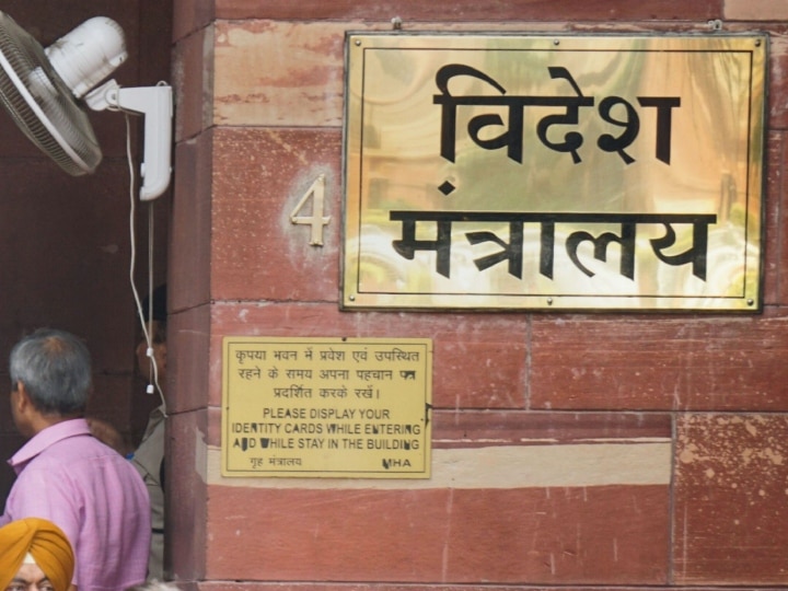 ‘हमने-पहले-ही-किया-था-अलर्ट’,-कतर-में-8-नौसेनिकों-की-सजा-पर-बोले-कांग्रेस-नेता-मनीष-तिवारी,-बीजेपी-ने-दिया-ये-जवाब