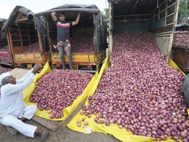 onion-price-hike:-नहीं-थम-रहे-प्याज-के-बढ़ते-दाम,-दिल्ली-में-80-रुपये-किलो-पहुंचा-भाव;-जानें-सरकार-का-प्लान- 