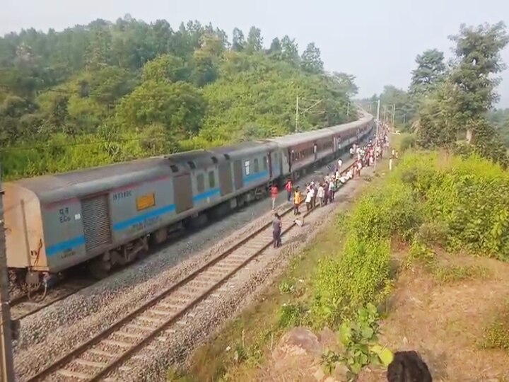 puri-jaynagar-express:-बिहार-में-‘द-बर्निंग-ट्रेन’-होने-से-बची-पुरी-जयनगर-एक्सप्रेस,-आग-की-लपटों-के-बीच-दौड़ी,-बाल-बाल-बचे-यात्री