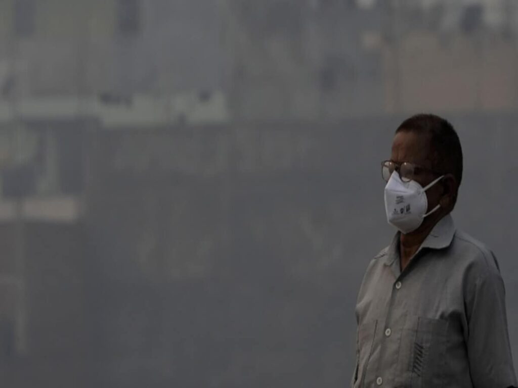 up-weather-aqi-today:-कोहरे-के-साथ-ठंड-ने-दी-दस्तक,-गाजियाबाद-नोएडा-में-एक्‍यूआई-450-पार;-जानें अपने शहर का हाल