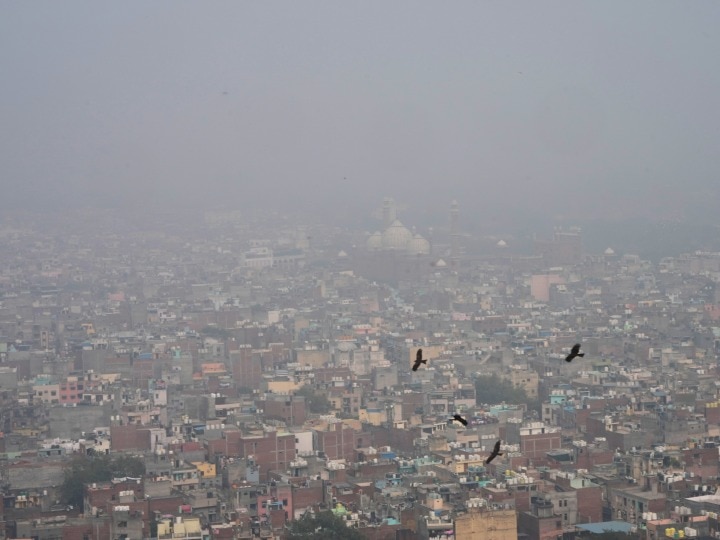 delhi-air-pollution:-दिल्ली-में-पहली-बार-केजरीवाल-सरकार-कराएगी-कृत्रिम-बारिश,-जानें-सब-कुछ