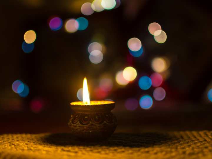 diwali-2023:-भारत-के-साथ-ही-अमेरिका-में-भी-दिवाली-की-धूम,-न्यूयॉर्क-के-स्कूलों-में-छुट्टी-की-घोषणा,-लोग-ऐसे-कर-रहे-सेलिब्रेट