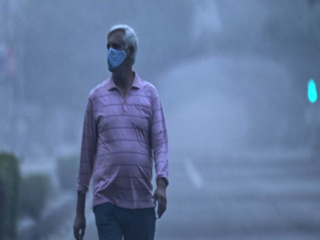 up-weather-aqi-today:-20-से-गिरेगा-तापमान,-छाएगा-कोहरा,-नोएडा-का-एक्यूआई-300-पार;-जानें-अपने-शहर-का-हाल