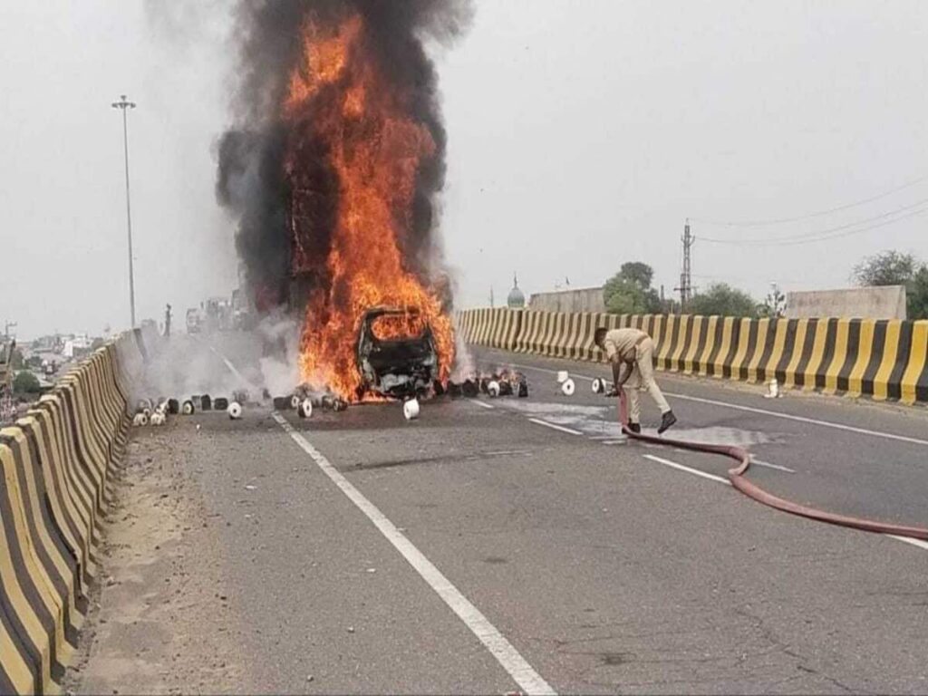 मेरठ-:-राजस्थान-में-सड़क-हादसे-में-मेरठ-के-सात-लोगों-की-जिंदा-जलकर-मौत