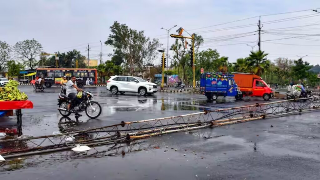 यूपी,-राजस्थान-में-बारिश-तो-इन-राज्यों-में-हीट-वेव-का-अलर्ट,-जानिए-कैसा-रहेगा-आज-का-मौसम