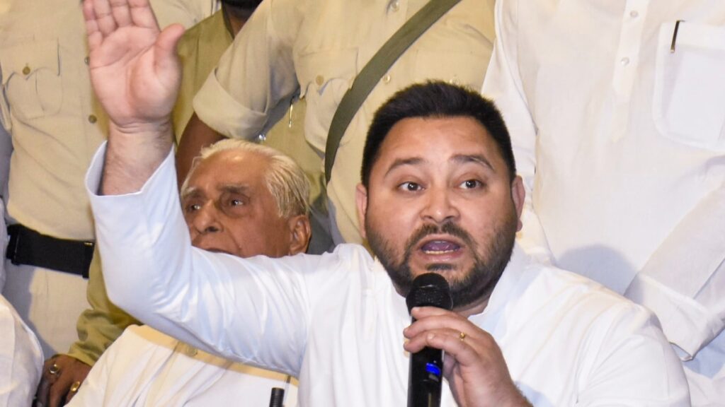 tejashwi-yadav:-बीजेपी-नेताओं-पर-तेजस्वी-यादव-के-बिगड़े-बोल,-पीएम-मोदी-के-रोड-शो-को-लेकर-बहुत-कुछ-कह-गए