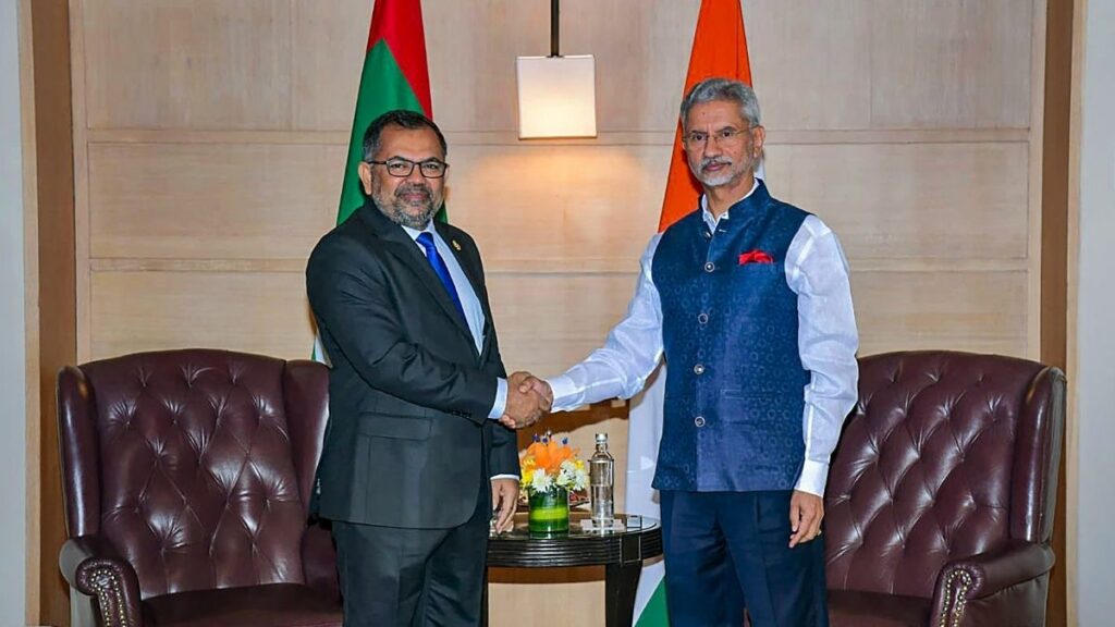 india-maldives-relations:-भारत-ने-दिखाया-बड़ा-दिल!-मालदीव-को-दी-राहत,-बढ़ाई-15-करोड़-डॉलर-का-कर्ज-लौटाने-की-समय-सीमा