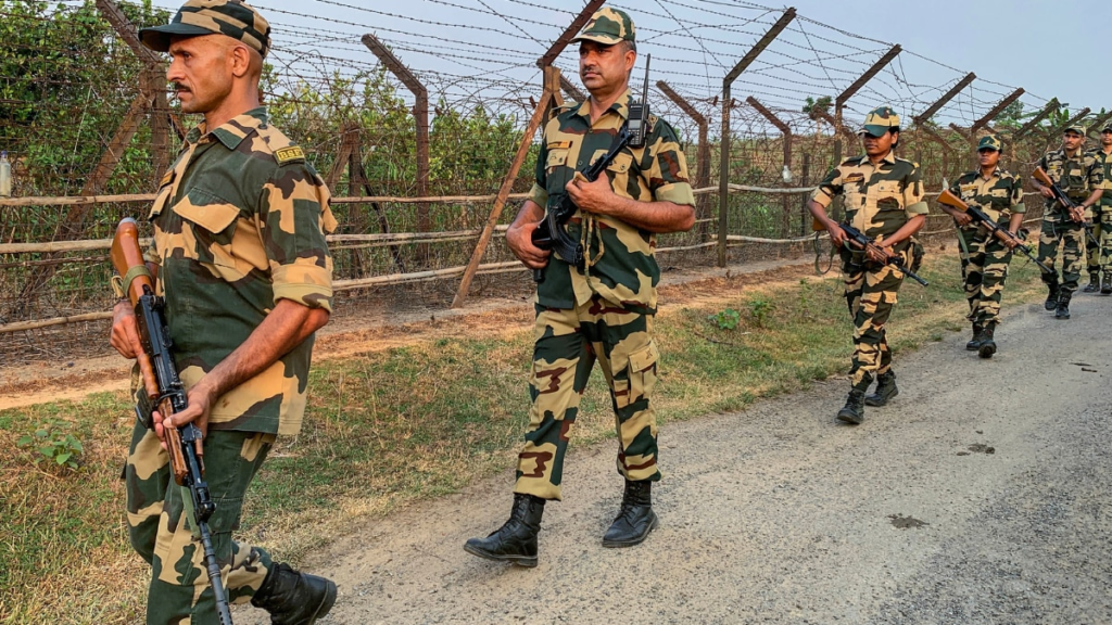 bsf-jobs-2024:-बॉर्डर-सिक्योरिटी-फोर्स-में-निकली-बंपर-पदों-पर-भर्ती,-ये-उम्मीदवार-कर-सकते-हैं-अप्लाई