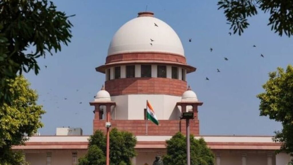 supreme-court:-‘अवकाश-में-भी-आधी-रात-तक-कर-रहे-काम’,-छुट्टियों-के-लिए-अपनी-आलोचना-पर-सुप्रीम-कोर्ट-ने-जताई-निराशा