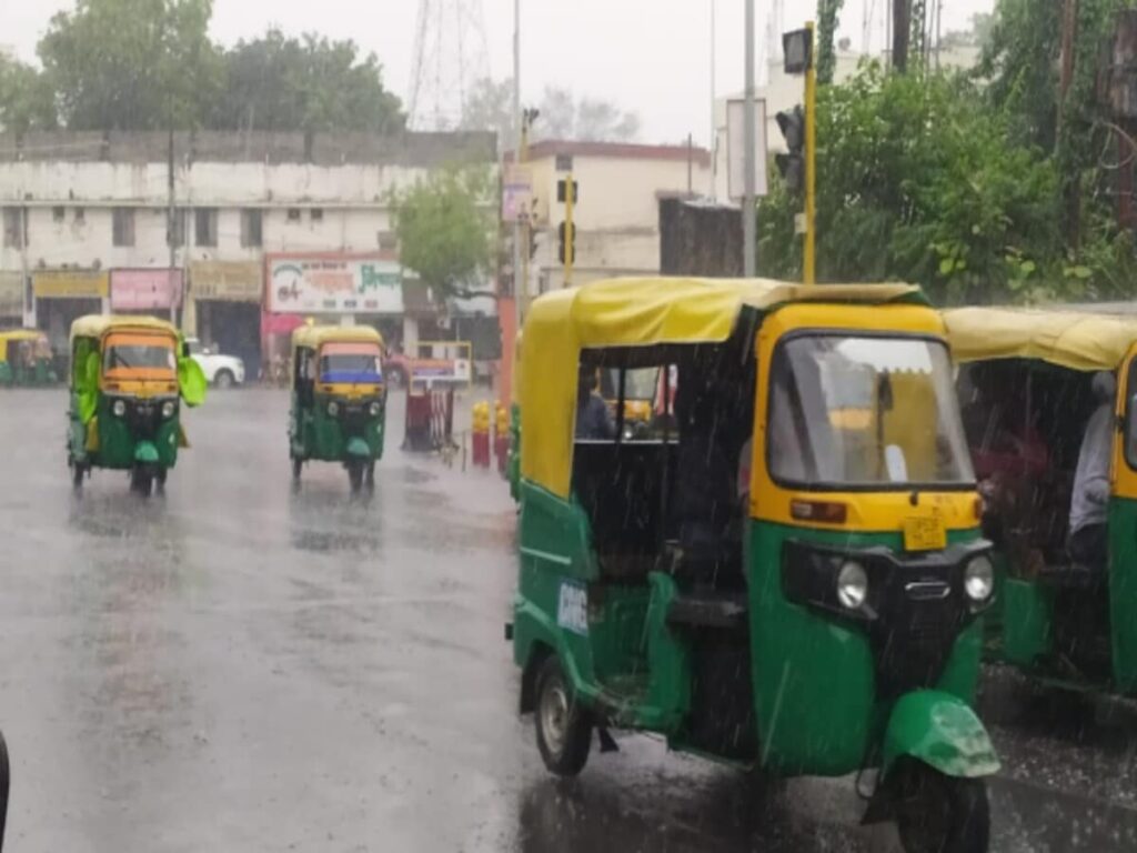 up-weather-update:-यूपी-में-सुबह-सुबह-बदला-मौसम,-प्रचंड-गर्मी-से-राहत,-कई-जिलों-में-हो-रही-बारिश